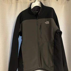 Mens North Face soft shell jacket size M. Black and grey.
